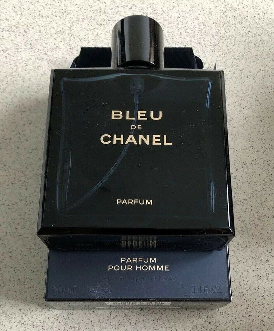 Блю де шанель летуаль. Bleu de Chanel EDP 100 мл. Chanel bleu de Chanel (m) Parfum 100ml. Bleu de Chanel мужские 100ml. Blue de Chanel Eau de Parfum pour homme100 мл.