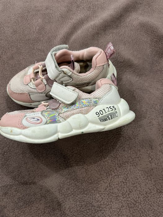 Кроссовки 27 размер