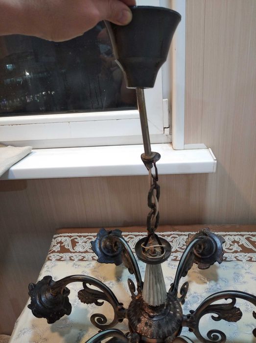 Люстра         .