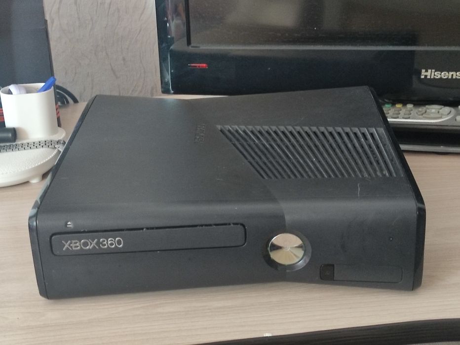 Продам хбох 360 прошитый 65 игр