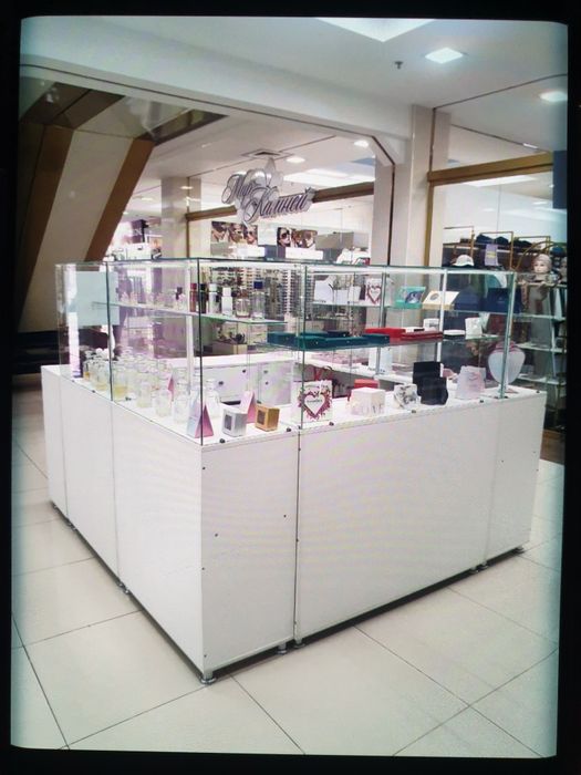 Продам Островок Отдел Парфюм Украшения