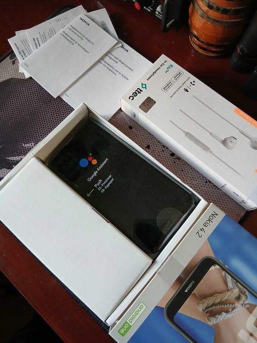 Смартфон Нокия, чисто нов.