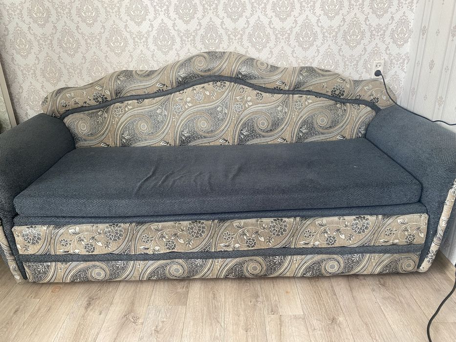 Продам диван тахта в отличном состояний, самовывоз