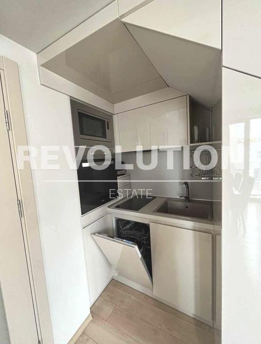 Дава се под наем Мезонет в Варна, Център - 90 кв.м за 1500 € - Снимка #2