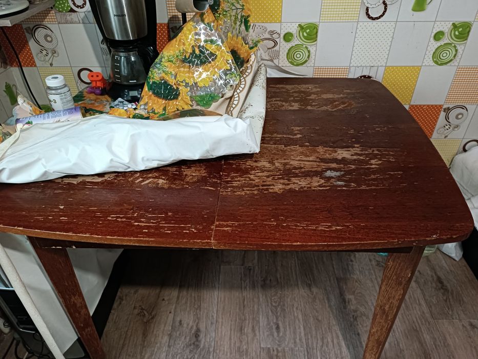 Продам кухонный стол