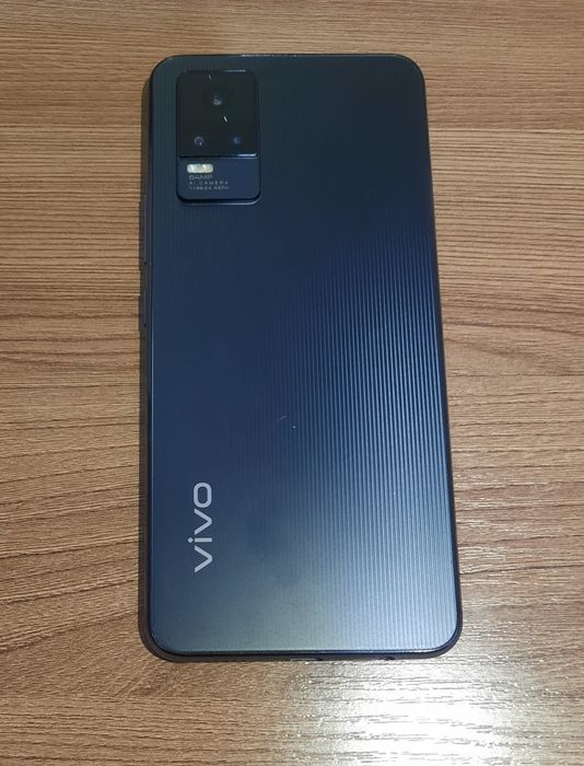 Vivo v21e 2022 идеальное состояние б/у