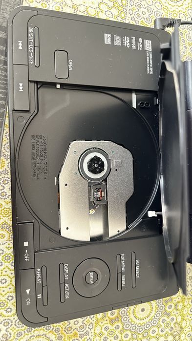 Panasonic преносим ДВД плеър
