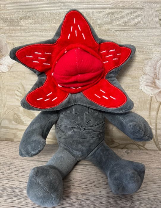 Мягкая игрушка очень страные дела