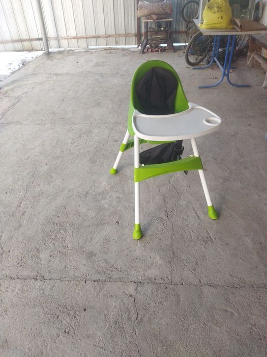 Детский стульчик для кормления