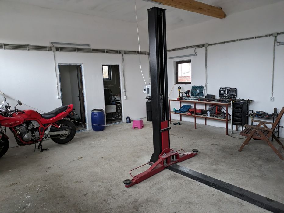 Dau spre închiriere Atelier Auto