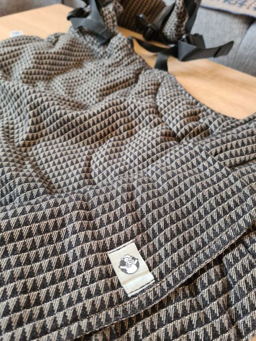 Продавам ергономична бебешка раница LennyUp – като нова!