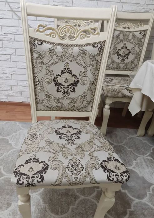 Стол деревянный