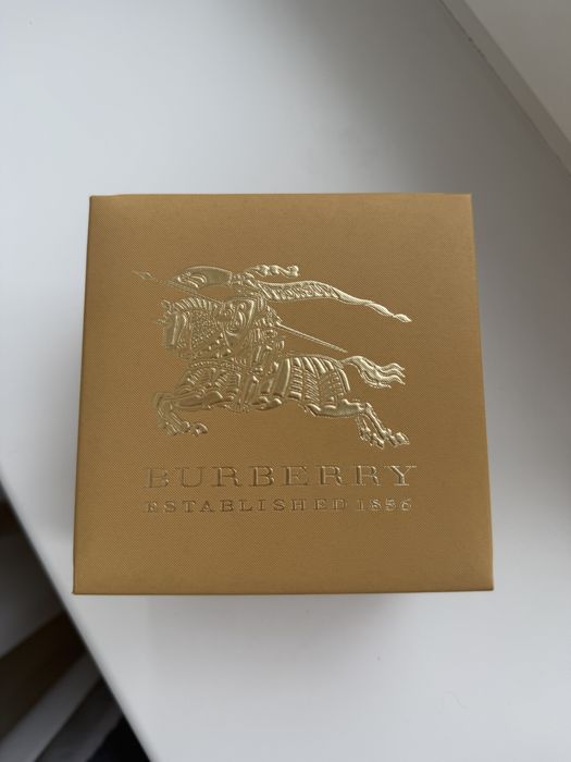 Продам часы Burberry оригинал