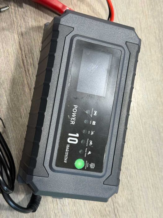 Зарядно устройство Luxeon BC-1210 – Интелигентно зарядно за 12V и 24V