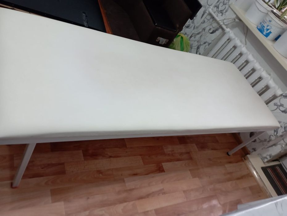 Продам кушетку б/у