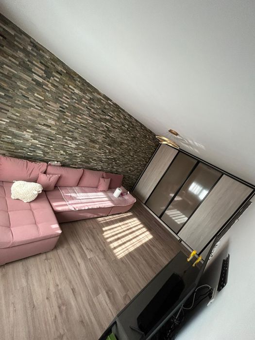 Canapea in forma de L