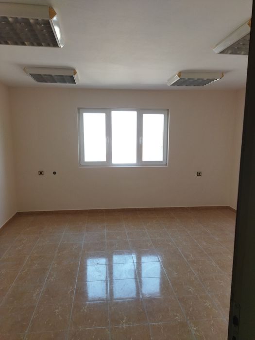 Офиси под наем намира се на автогарата от 20/60кв.