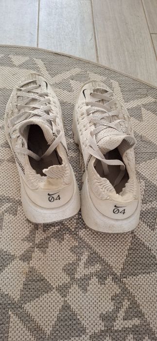 Vând adidasi nike