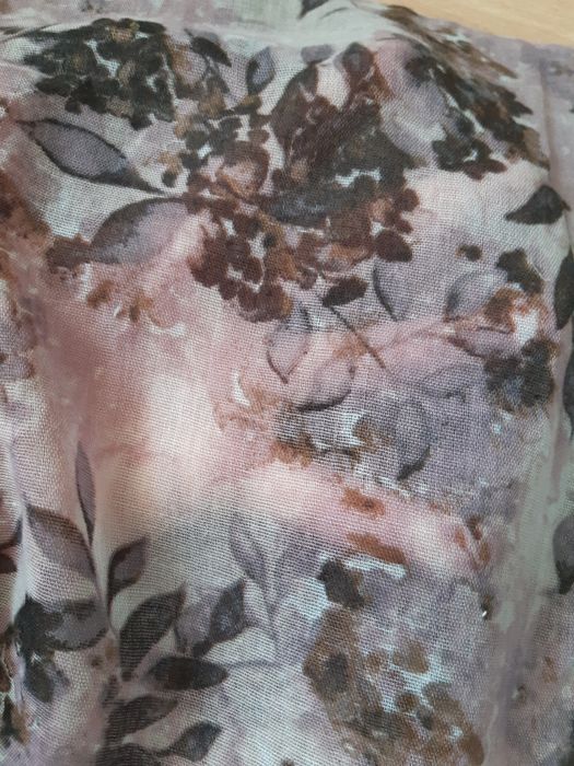 Лот 4 броя цветни тънки шалове