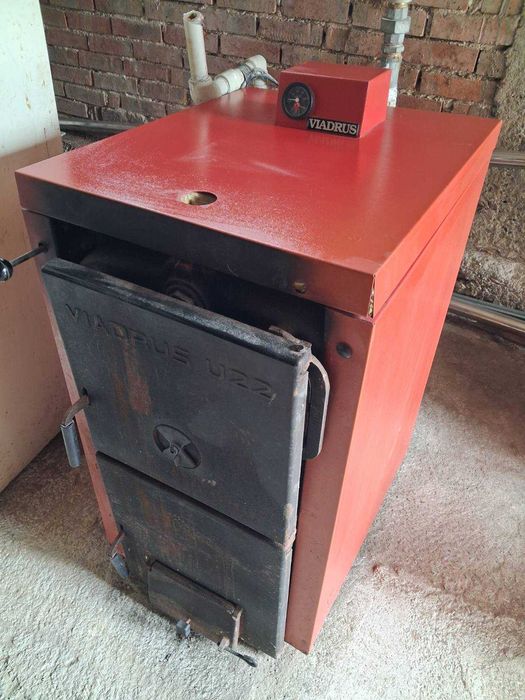 Чугунен котел Viadrus U22 на твърдо гориво