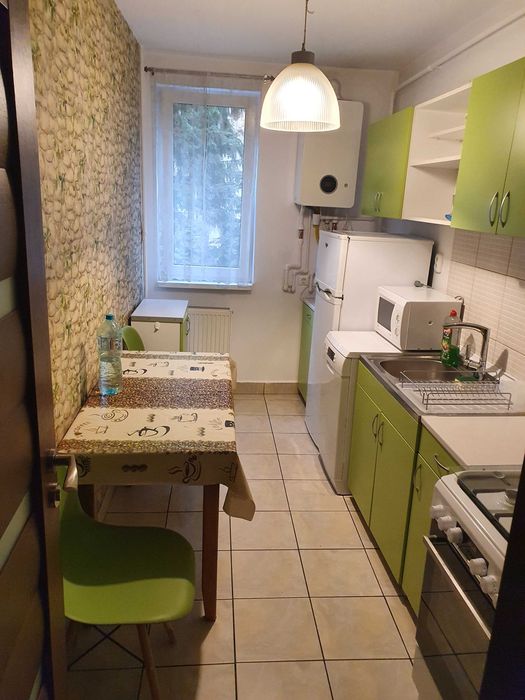 De inchiriat apartament 4 camere la 5 min.de UMFST