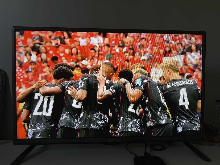 LG телевизор 32 инча,като нов