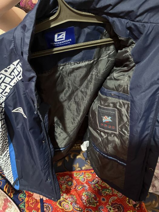 For Champion’s ветровка