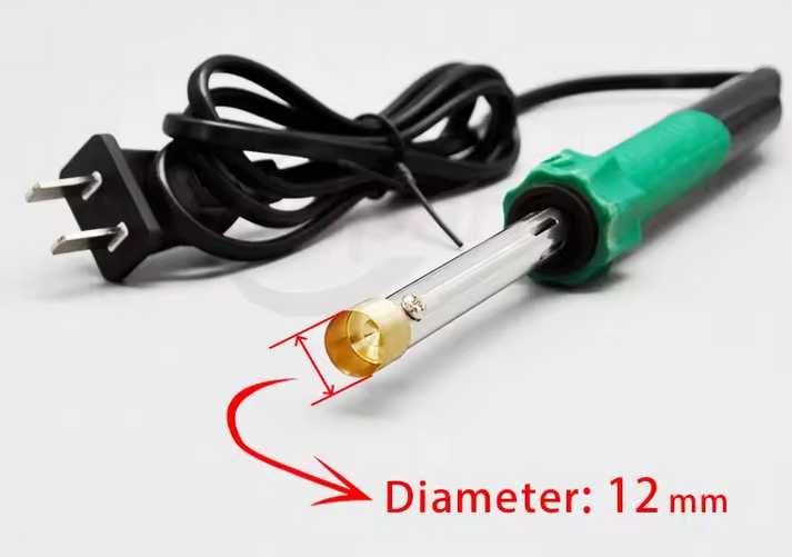 Инструмент за правене на дупки при презареждане на тонер касети