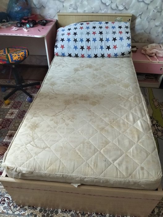 Кровать 2 шт с матрасом ,