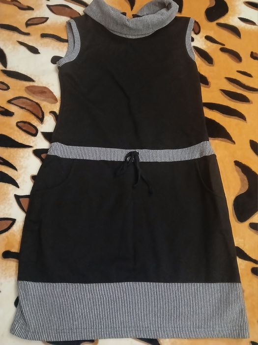 Мини черни рокли от фино трико, Модни и стилни. Една от тях е от рипс.