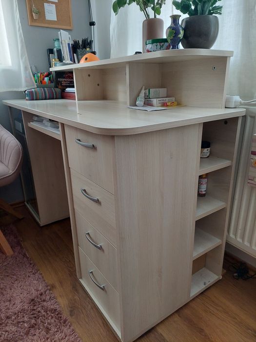 Birou 140x60 h76+19, 4 sertare, cu usa din sticla