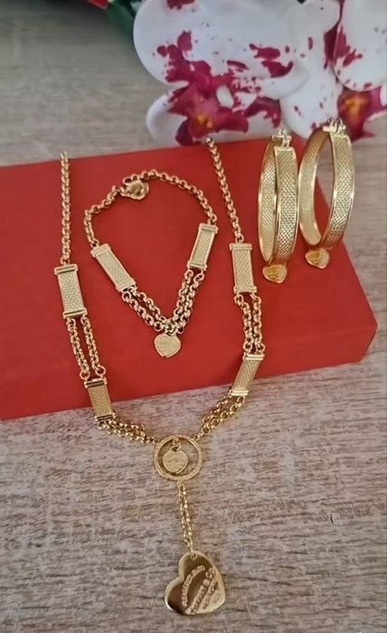 Set Tiffany placat (lant, bratara, cercei si inel)
Pret 180 lei ❤️