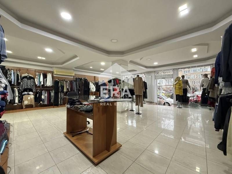 Дава се под наем Магазин в София, Център - 106 кв.м за 2493.39 € - Снимка #1