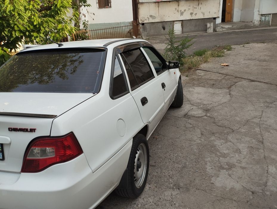 Продам Нексию. 2