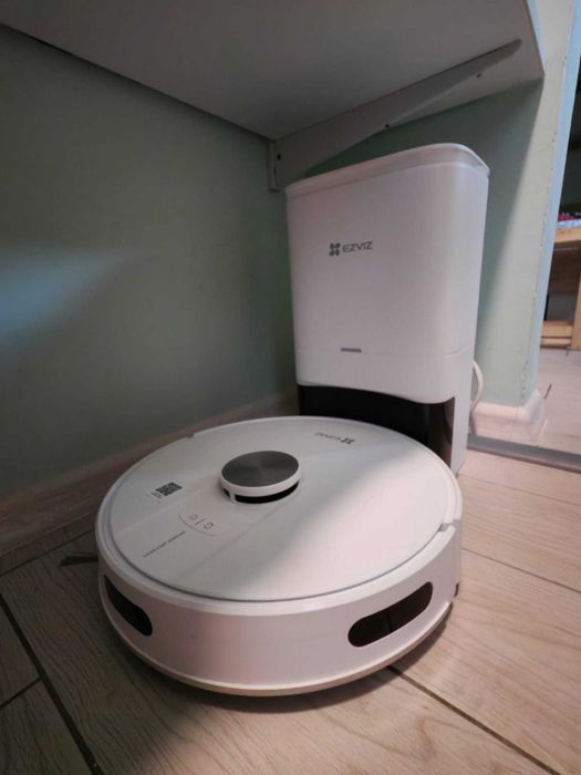 Robot Ezviz Re4-plus