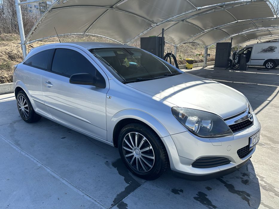 Opel Astra GTC 1.4i 90ps