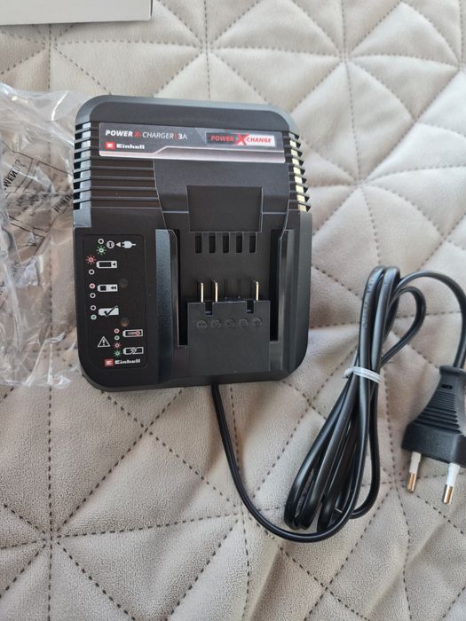 Зарядно устройство Eınhell 3A, 20V
