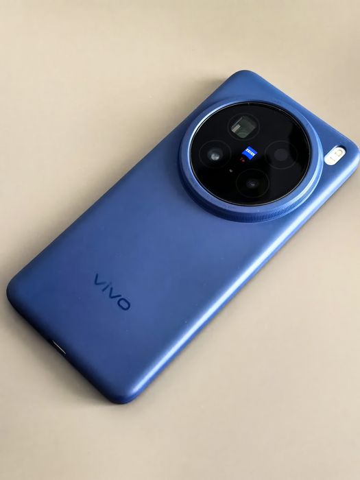 vivo X200 Pro 12/256 Titanium в пълен комплект и документи