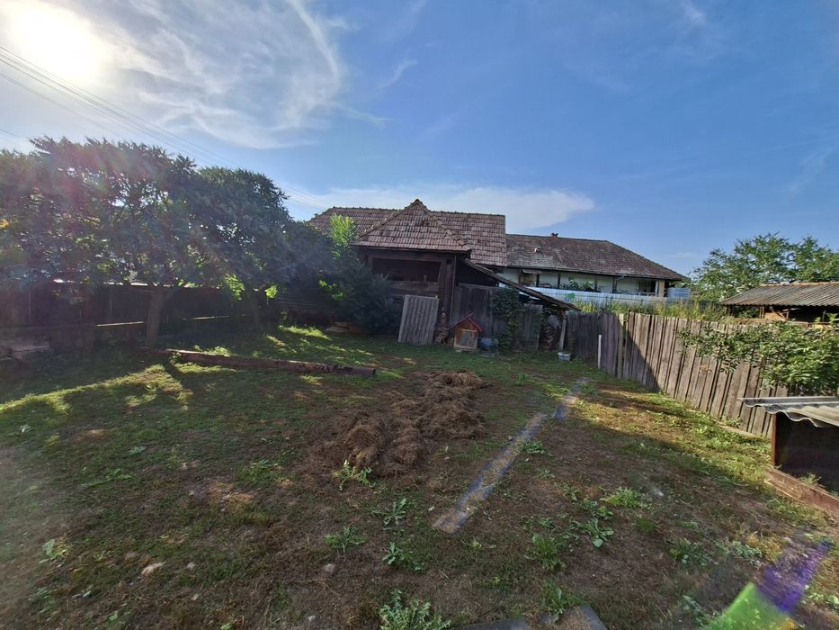 Casa si teren de vanzare