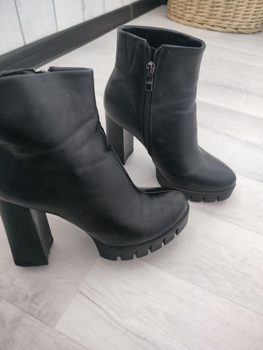 Зимние сапоги женские