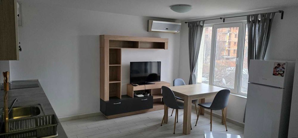 Двустаен под Колхозен пазар - Варна