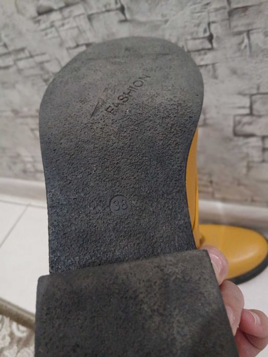 Дамски обувки ..