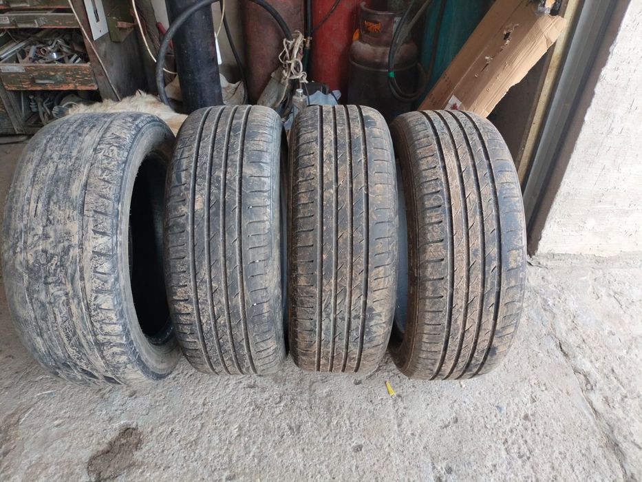 Продам покрышки комплект