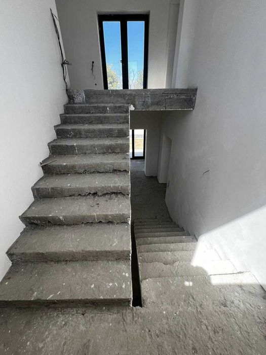 Продам коттедж на участке 2,7 сотых в Кибрайском районе.от ТТЗ 1 км.