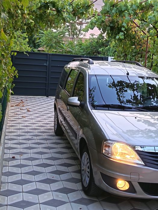 Se vinde Logan Mcv anul 2012 1.6 8v euro5