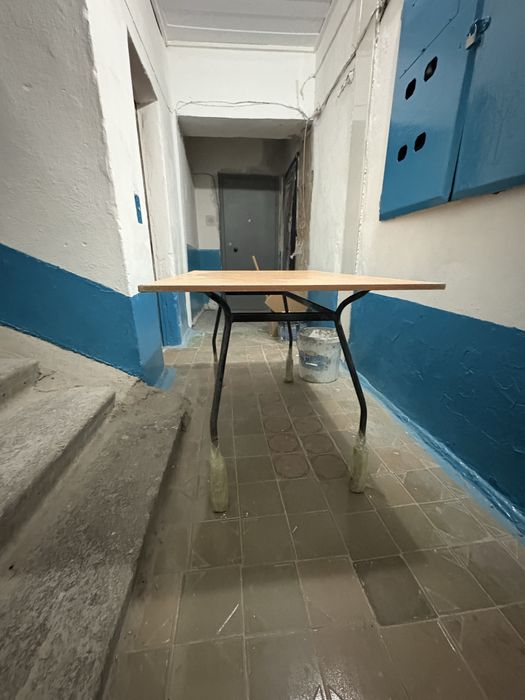 Срочно Стол по дешману