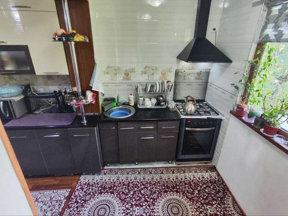 Олмазор туманида 3 хонали уй сотилади! 3х ком. квартира на Кара камыше