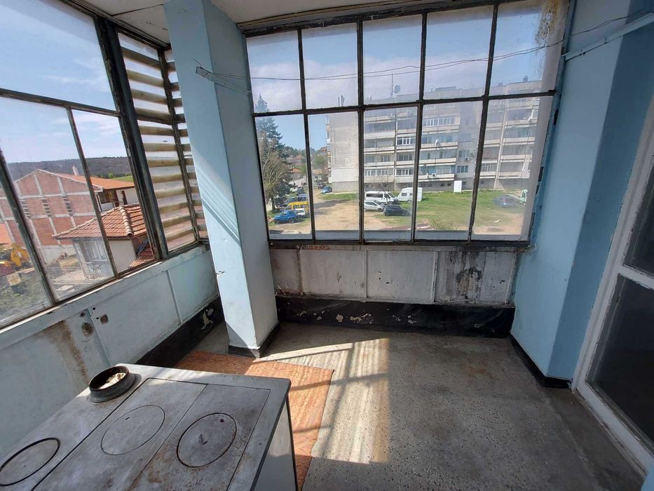 Продава се Двустаен апартамент в Омуртаг - 51 кв.м за 680 €/кв.м - Снимка #2