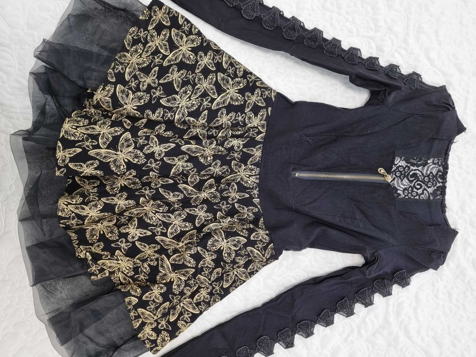 Платье  новое стильное