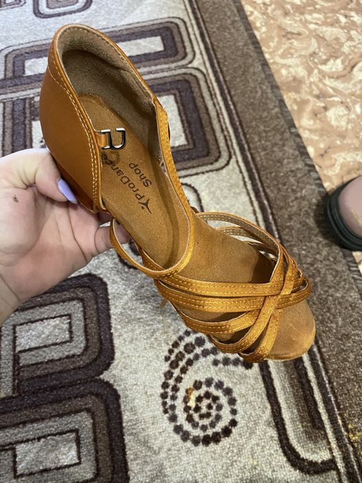 Продам туфли для танцев